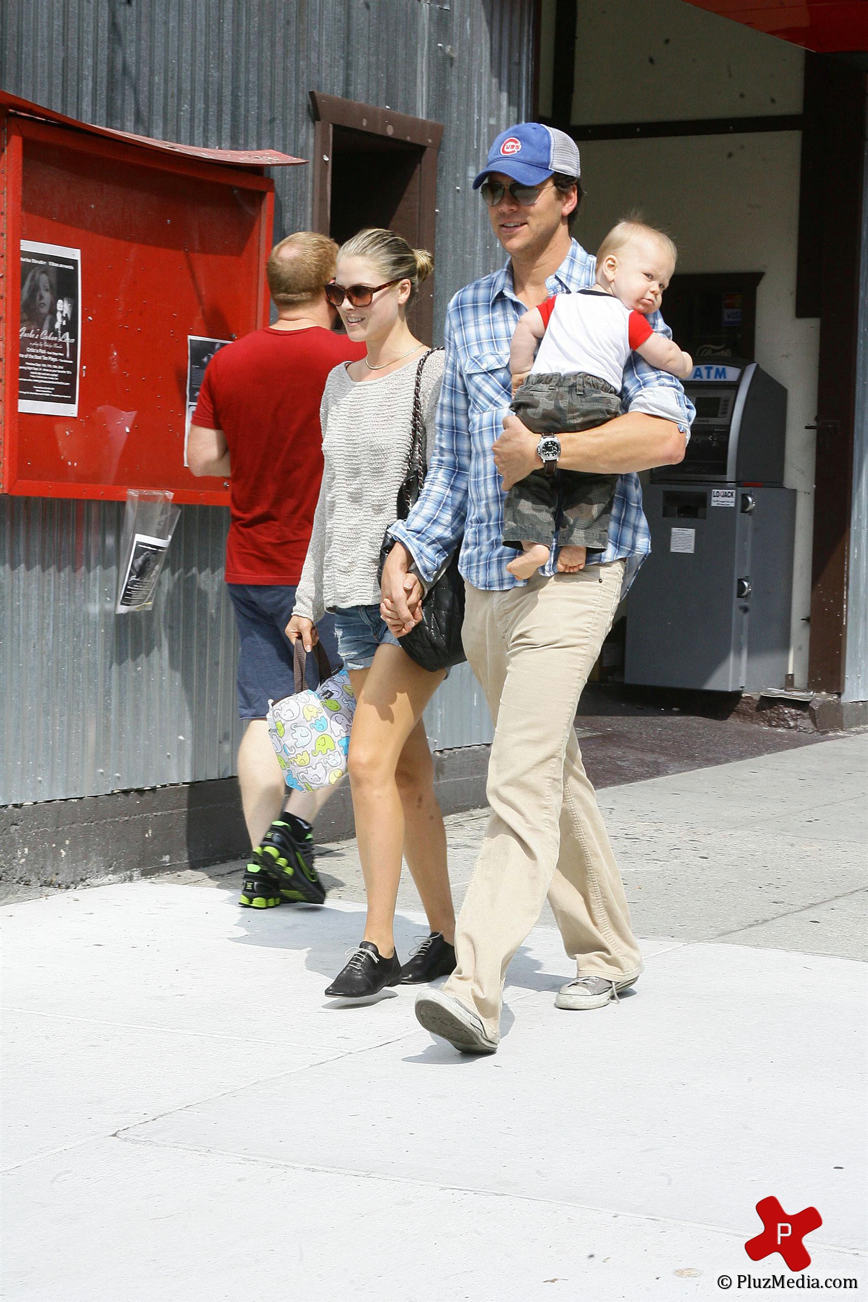 Ali Larter with husband Hayes MacArthur leaving Hugo's restaurant photos | Picture 77085